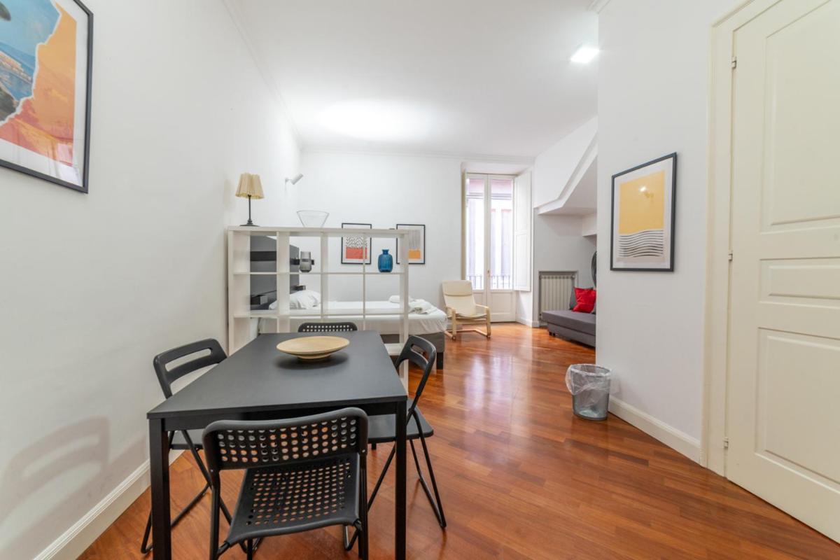 Via Atri 25 Apartman Nápoly Kültér fotó