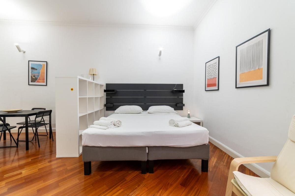 Via Atri 25 Apartman Nápoly Kültér fotó